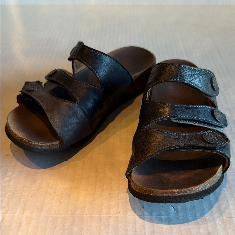 Think! Tri Color Leather Slide Sandals